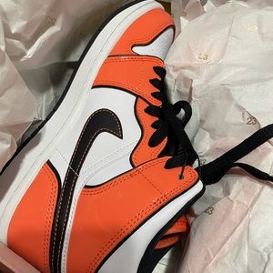 Nike air jordan mid se TURF ORANGE/BLACK-WHITE